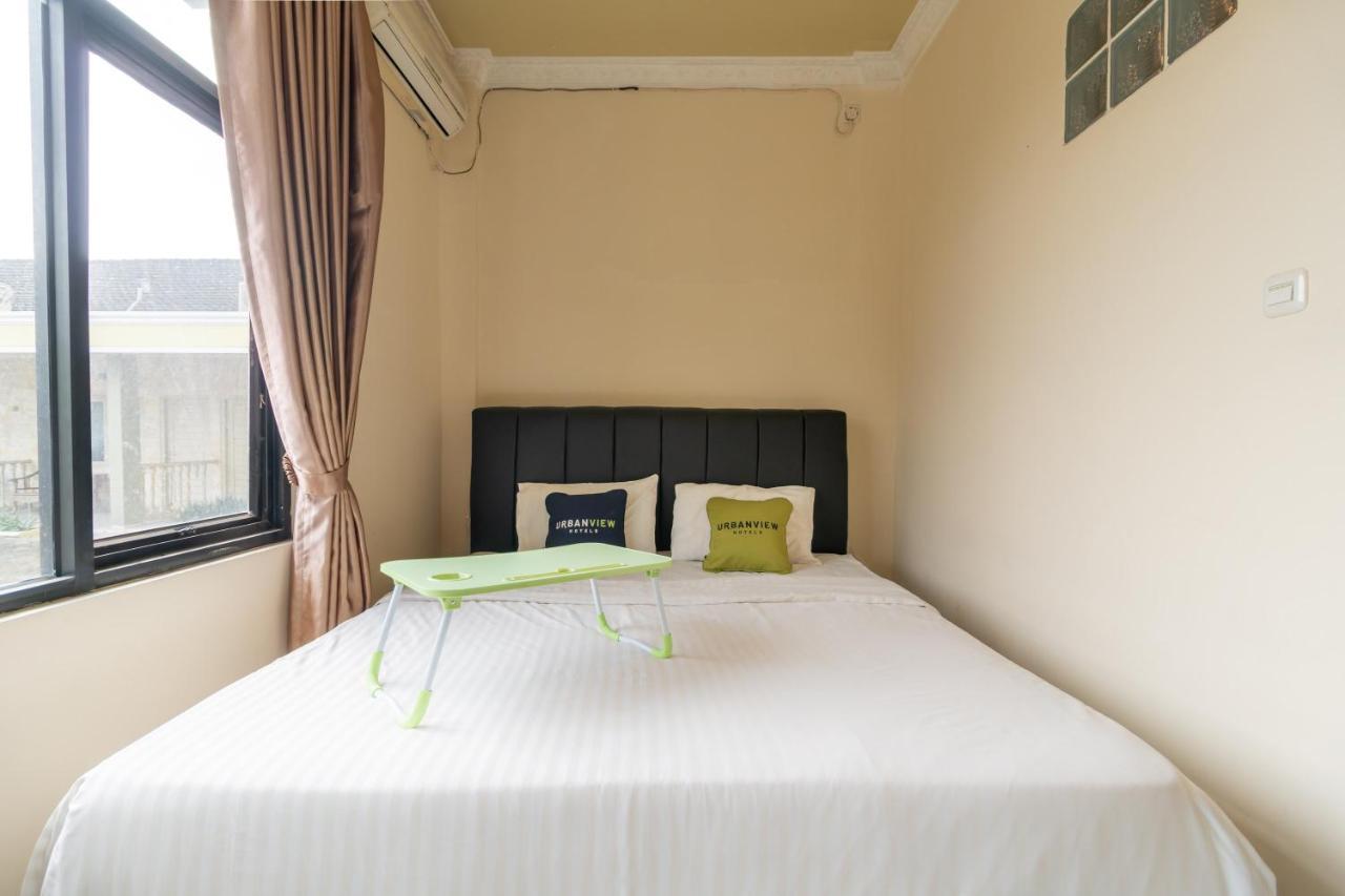Urbanview Hotel Nugraha Palembang By Reddoorz Exterior photo