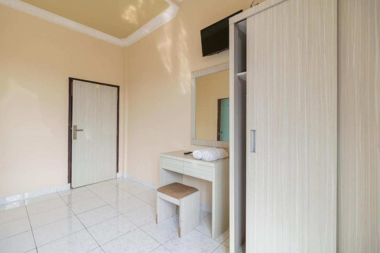 Urbanview Hotel Nugraha Palembang By Reddoorz Exterior photo