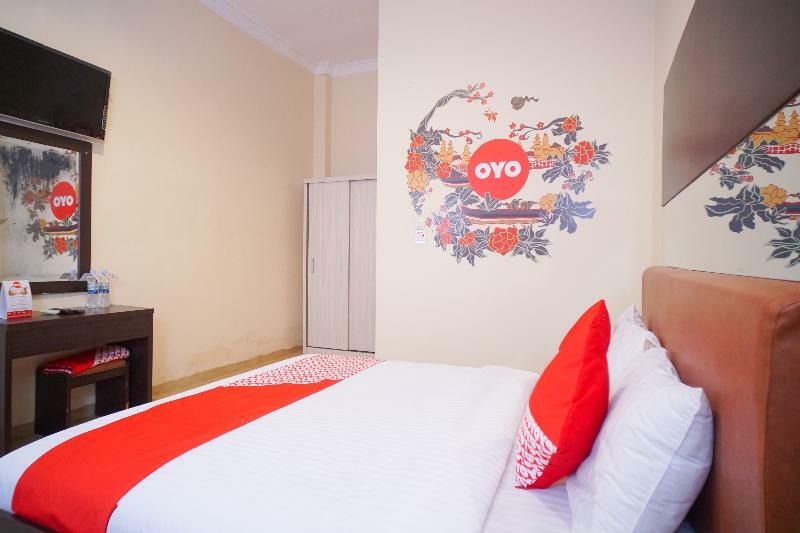 Urbanview Hotel Nugraha Palembang By Reddoorz Exterior photo