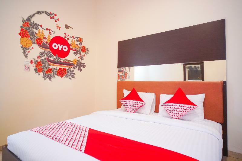 Urbanview Hotel Nugraha Palembang By Reddoorz Exterior photo